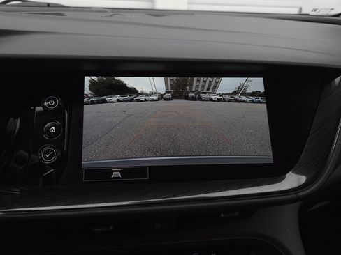 Used 2023 Buick Envision Preferred image 19