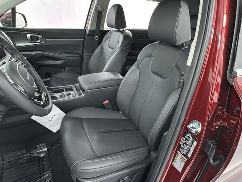 New 2025 Kia Sorento S image 10