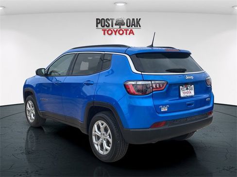 Used 2024 Jeep Compass Latitude image 10