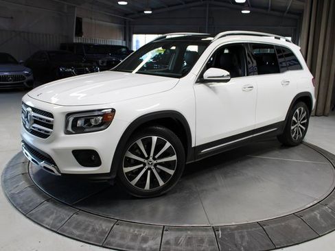 Used 2020 Mercedes-Benz GLB 250 image 4