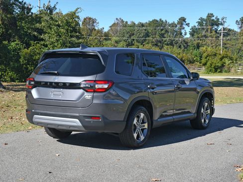 Certified 2025 Honda Pilot EX-L image 4