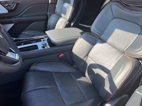 New 2025 Lincoln Aviator Black Label w/ Jet Appearance Package AWD/4WD image 24