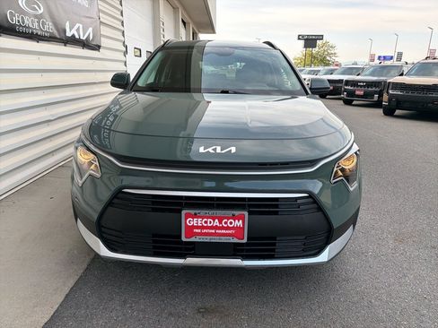 Used 2023 Kia Niro EX w/ EX Cold Weather Package FWD image 2