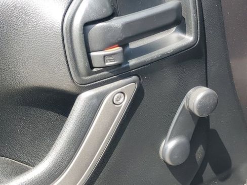 Used 2016 Jeep Wrangler Sport image 8