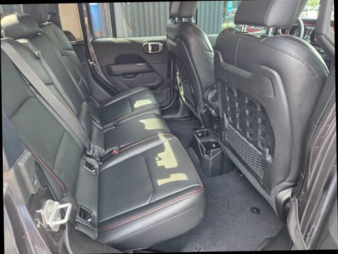 Used 2023 Jeep Gladiator Rubicon w/ LED Lighting Group AWD/4WD image 22