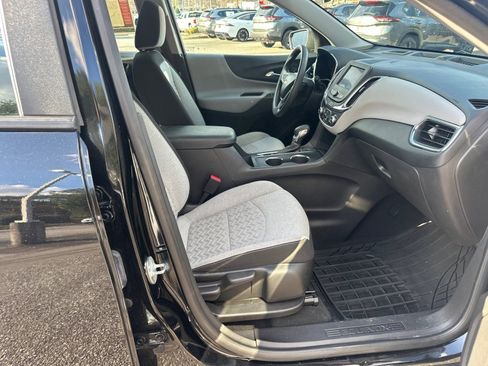 Used 2023 Chevrolet Equinox LS image 13