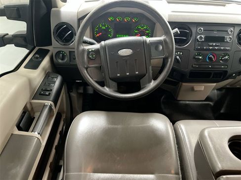 Used 2010 Ford F250 XL image 18