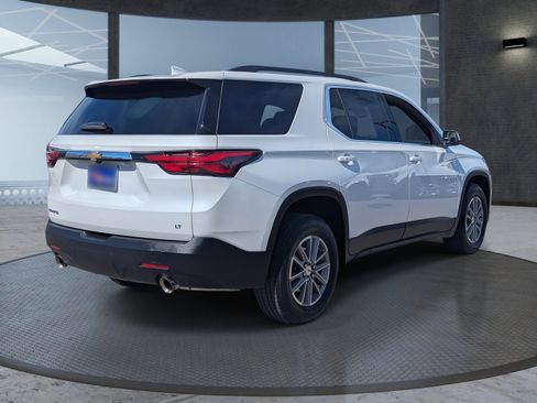 Used 2023 Chevrolet Traverse LT image 6