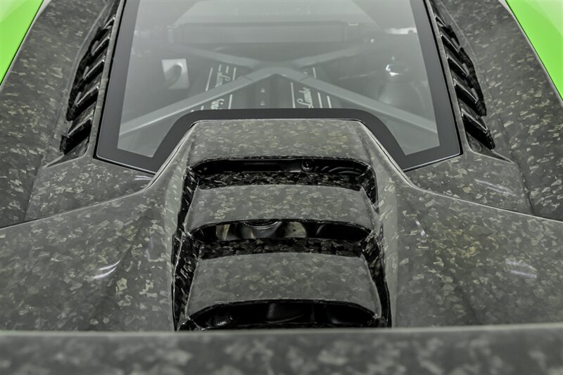 Used 2021 Lamborghini Huracan EVO RWD image 24