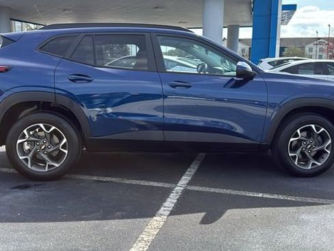 Used 2024 Chevrolet Trax LT image 8