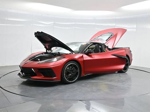 Used 2024 Chevrolet Corvette Stingray Coupe w/ Z51 Performance Package RWD image 43