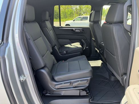 New 2026 Chevrolet Suburban LT w/ Comfort Package AWD/4WD image 16