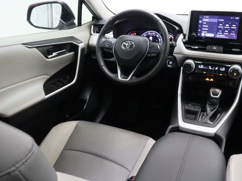 Used 2024 Toyota RAV4 XLE Premium FWD image 31