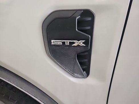 Used 2024 Ford Ranger XL image 3