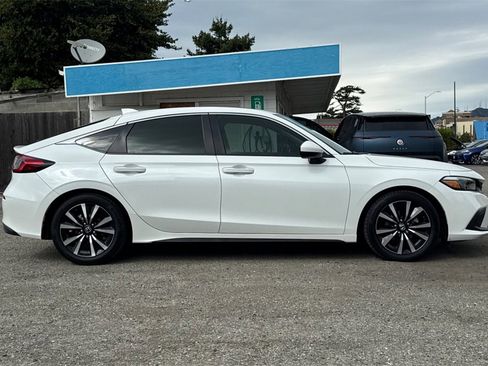 Certified 2024 Honda Civic EX-L image 3