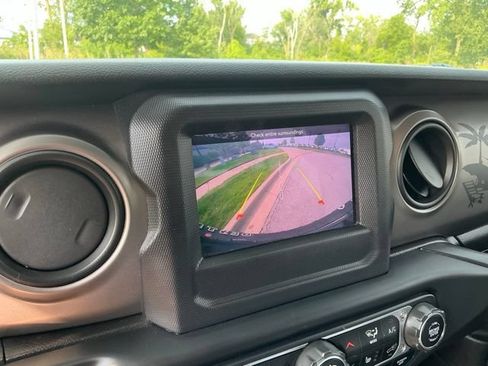 Used 2020 Jeep Wrangler Unlimited Sport AWD/4WD image 29