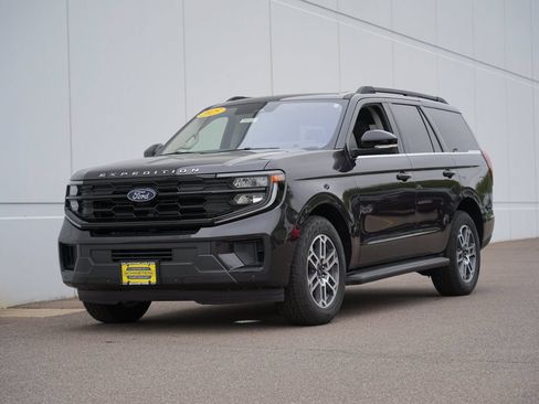 Used 2025 Ford Expedition Active AWD/4WD image 7