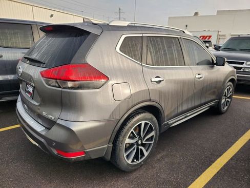 Used 2019 Nissan Rogue SL w/ Premium Package image 5
