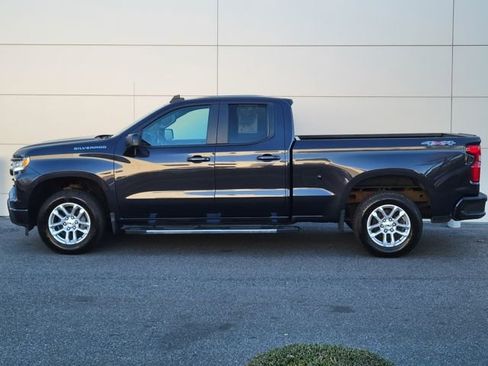 Used 2022 Chevrolet Silverado 1500 RST image 2