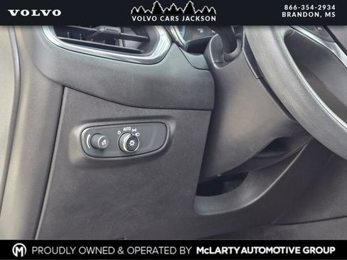 Used 2022 Chevrolet Equinox LS w/ LPO, Floor Liner Package FWD image 20