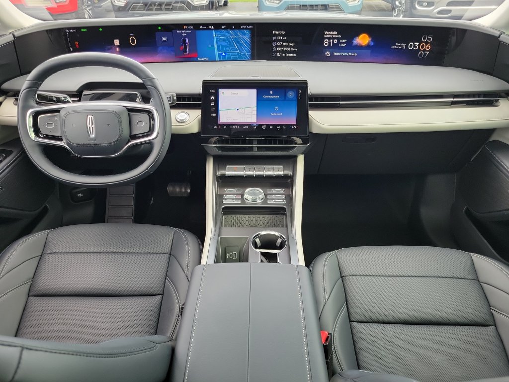 Certified 2025 Lincoln Nautilus Premier w/ Equipment Group 102A AWD/4WD image 11