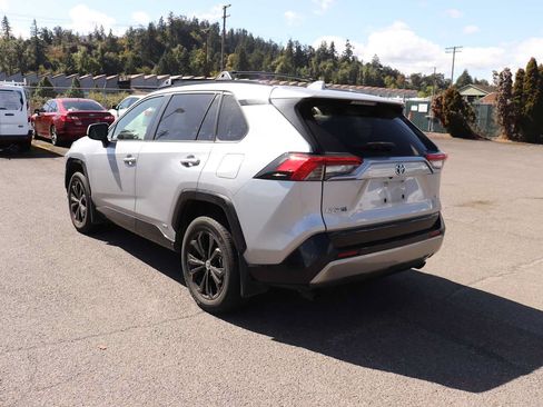 Used 2022 Toyota RAV4 SE w/ Convenience Package AWD/4WD image 7
