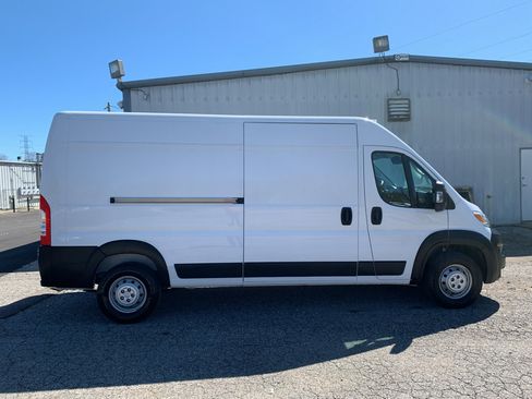 Used 2023 RAM ProMaster 2500 w/ Interior LED Lighting Group image 2