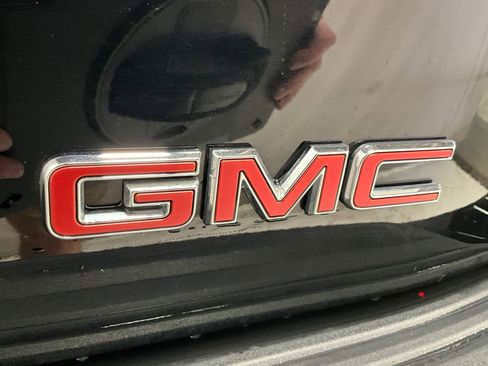 Used 2025 GMC Yukon XL Denali AWD/4WD image 31