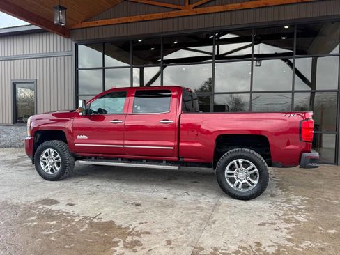 Used 2019 Chevrolet Silverado 2500 High Country w/ Duramax Plus Package image 4