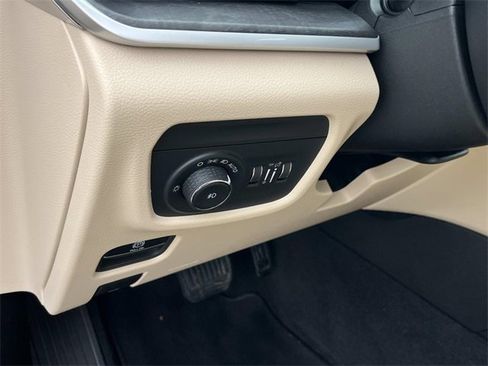 Used 2021 Jeep Grand Cherokee L Limited image 32