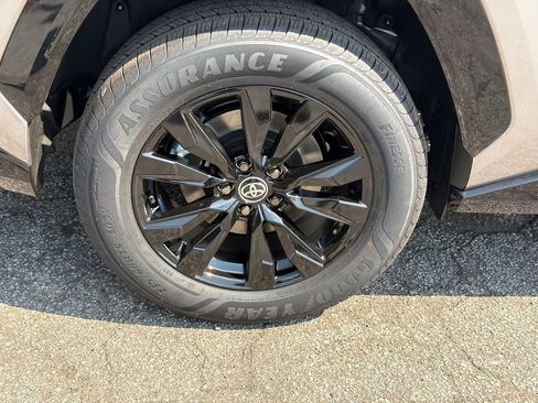 New 2026 Toyota RAV4 SE w/ Convenience Package AWD/4WD image 23