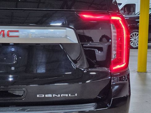 Used 2021 GMC Yukon XL Denali RWD image 22