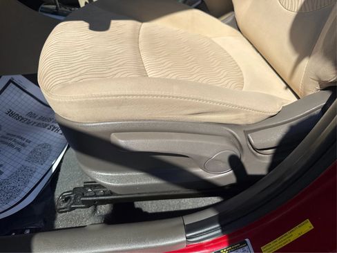 Used 2013 Hyundai Accent GLS w/ Premium Pkg FWD image 17