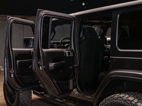 Used 2019 Jeep Wrangler Unlimited Sport AWD/4WD image 25