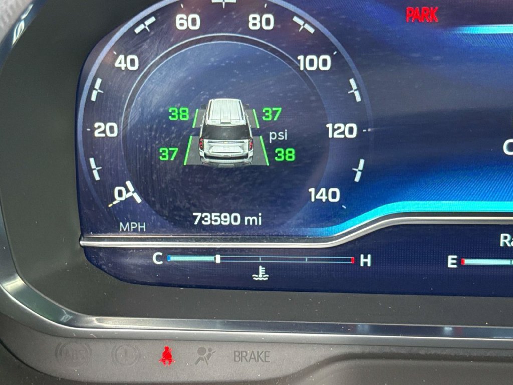 Used 2024 Chevrolet Suburban RST RWD image 26