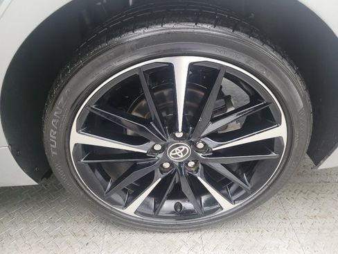 Used 2019 Toyota Camry LE FWD image 31