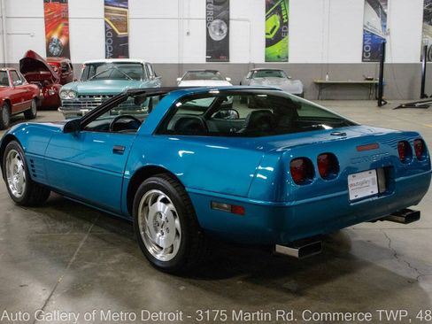 Used 1994 Chevrolet Corvette Coupe RWD image 5