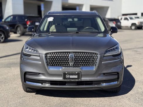 Used 2023 Lincoln Aviator Reserve w/ Equipment Group 201A image 6