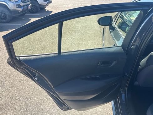 Used 2025 Toyota Corolla LE image 37
