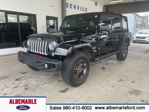 Used 2016 Jeep Wrangler Unlimited Sahara w/ Connectivity Group AWD/4WD image 1