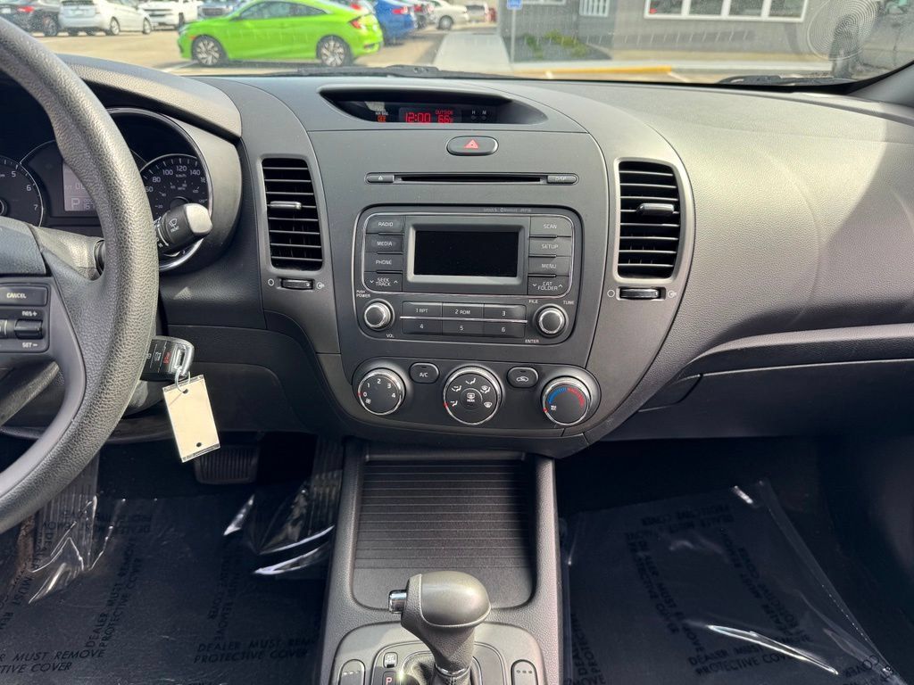Used 2014 Kia Forte LX FWD image 2