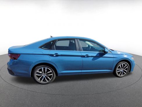 Used 2025 Volkswagen Jetta SE image 7