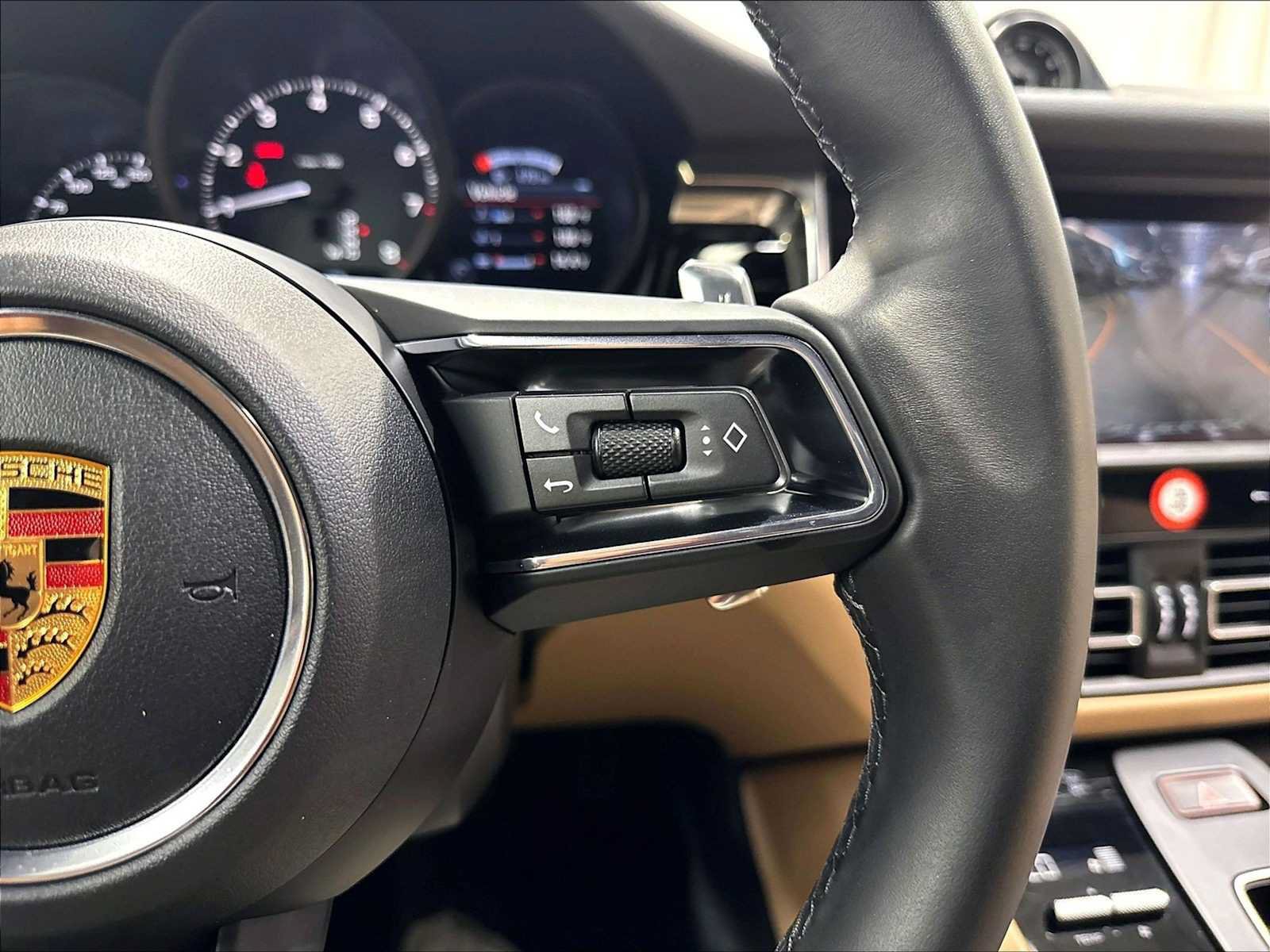 Used 2026 Porsche Macan AWD/4WD image 23