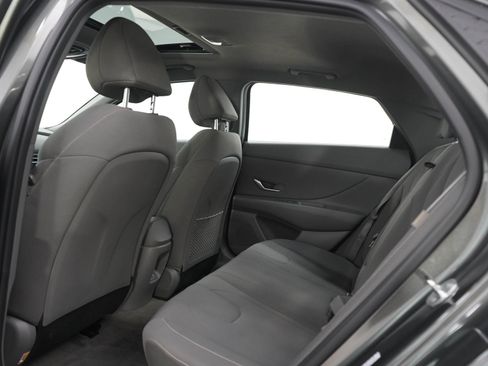 Used 2024 Hyundai Elantra SEL w/ Convenience Package FWD image 16
