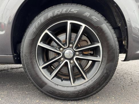 Used 2018 Dodge Grand Caravan SE FWD image 13