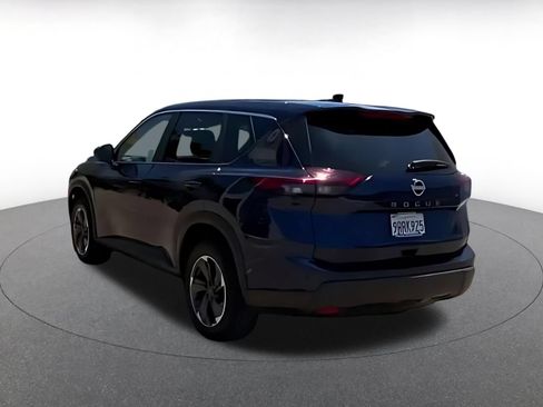 Used 2025 Nissan Rogue SV FWD image 15