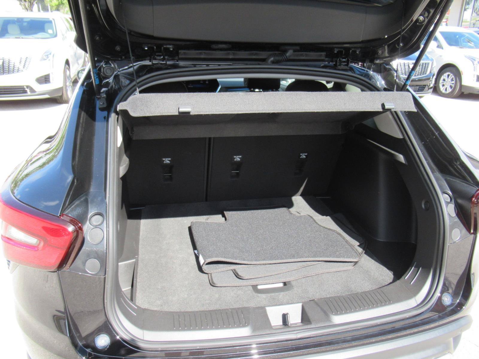 Used 2025 Chevrolet Trax LT w/ Driver Confidence Package FWD image 34