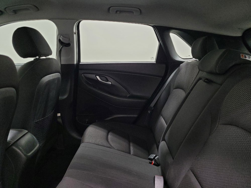 Used 2020 Hyundai Elantra GT FWD image 18