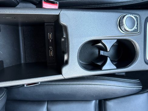 Used 2019 Mercedes-Benz CLA 250 4MATIC image 40