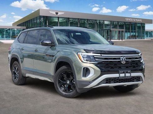 Used 2024 Volkswagen Atlas Peak Edition SE AWD/4WD image 1